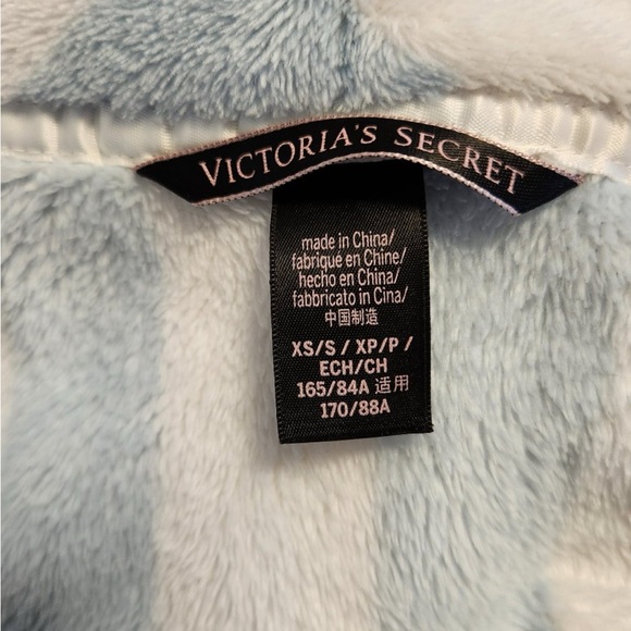 Victoria Secret Robe - Picture 3 of 3